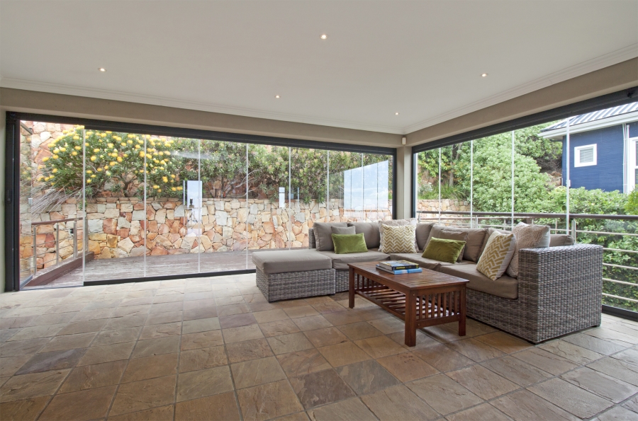 To Let 3 Bedroom Property for Rent in Cairnside Western Cape